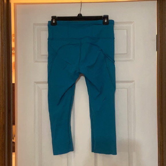 Lululemon Fast and Free crop - Picture 2 of 4